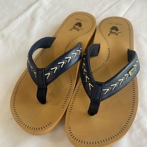 WOMEN'S REEF INDIGO/TAN BEACHBREAK FLIP FLOP